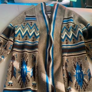 Winter Cardigan Size L LA boutique